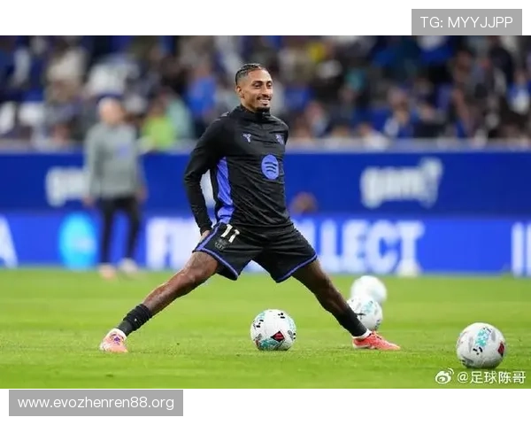 斯卡洛尼展现大度精神让拉菲尼亚羞愧赢得足球界纷纷喝彩一致点赞